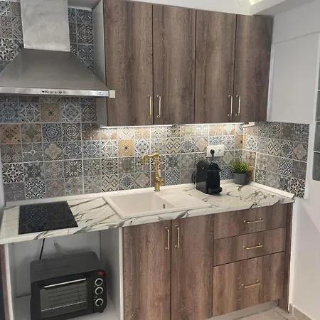 Skg Retreat Emerald - 5min From Metro & Seafront Διαμέρισμα *