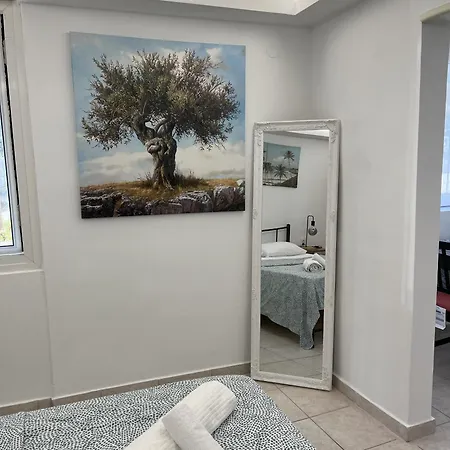 Skg Retreat Emerald - 5min From Metro & Seafront *