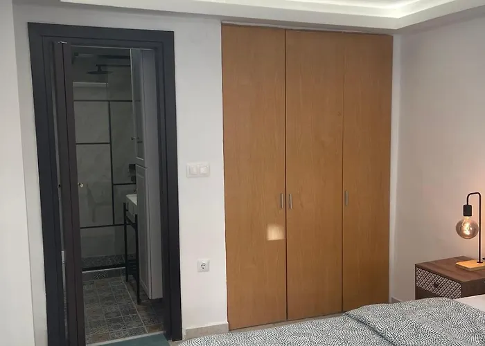 Skg Retreat Emerald - 5min From Metro & Seafront