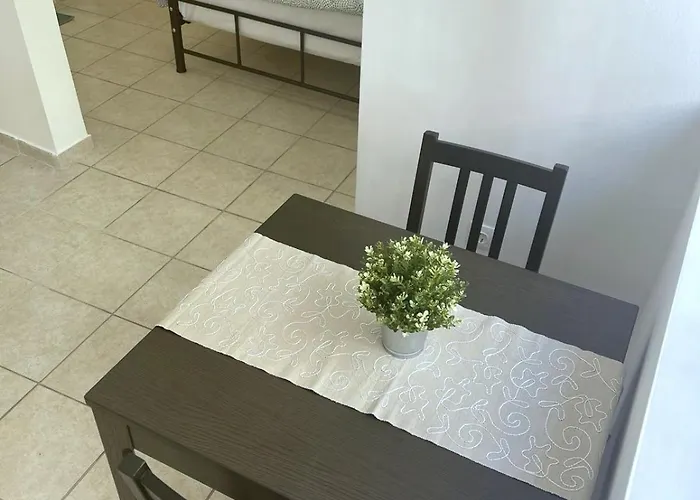 公寓 Skg Retreat Emerald - 5min From Metro & Seafront