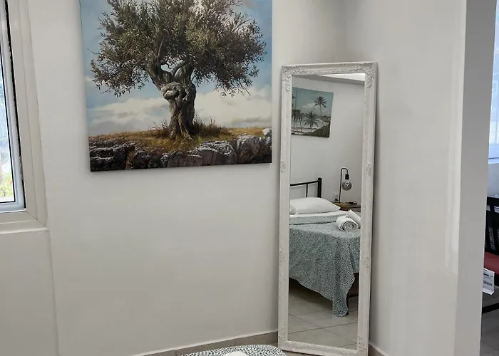 Skg Retreat Emerald - 5min From Metro & Seafront *